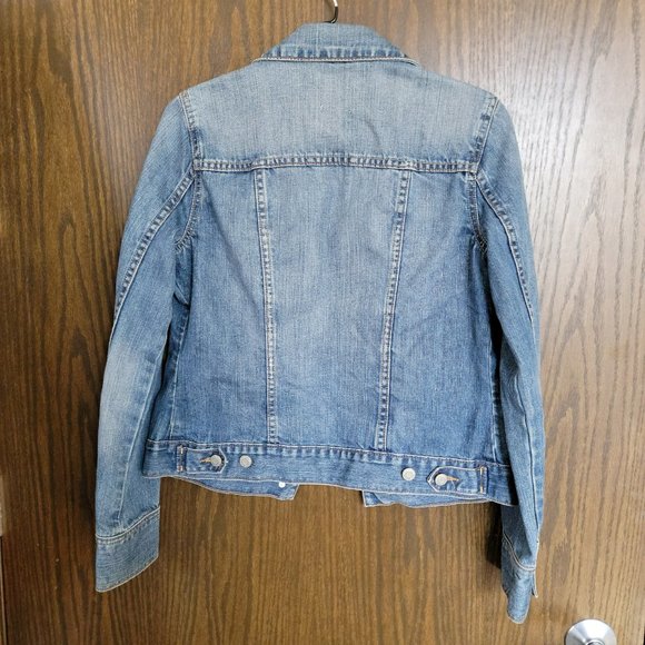 NWOT Old Navy Vintage Style Jean Jacket Size Medium Great Details! - Picture 7 of 13